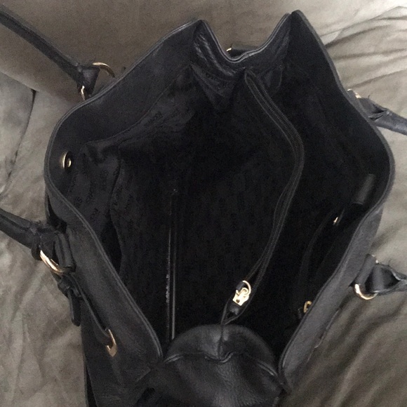 Michael Kors Black tote - Picture 2 of 4